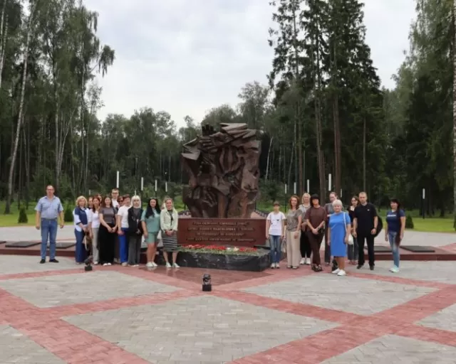 Сотрудники ОАО "Моготекс" посетили место массового уничтожения мирного населения в годы ВОВ